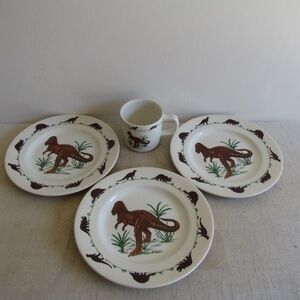 Vintage DINOSAUR Plates and Mug by "The Berry's " Made in England